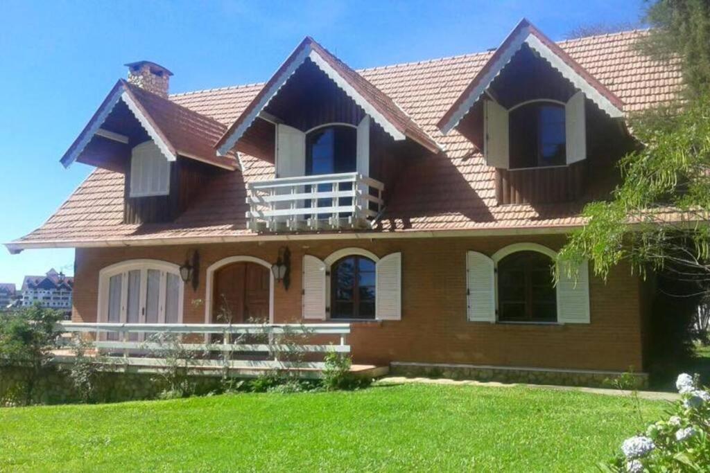 Casa de Férias Alto Do Capivari - Gramado E Vista Espetacular Campos do Jordão